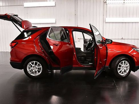 Used 2024 Chevrolet Equinox LT AWD/4WD image 31