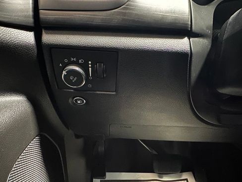 Used 2020 Jeep Grand Cherokee Altitude AWD/4WD image 17