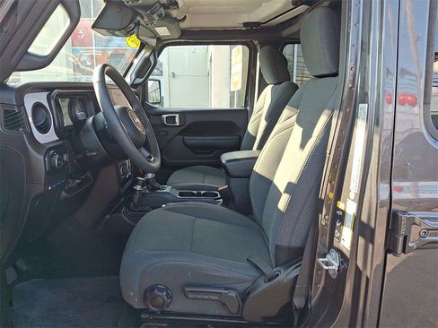 Used 2024 Jeep Wrangler Unlimited w/ Convenience Group image 11