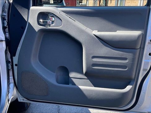 Used 2019 Nissan Frontier SV AWD/4WD image 23