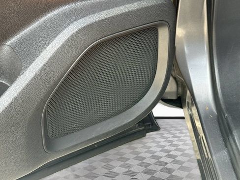 Used 2022 Nissan Titan SV RWD image 19