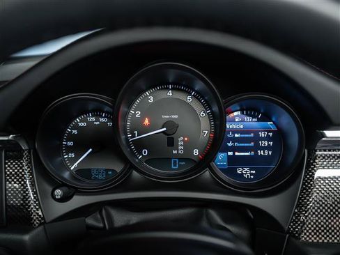 Certified 2025 Porsche Macan AWD/4WD image 20