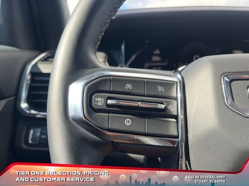 Used 2025 GMC Acadia Elevation image 25