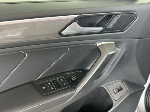 Used 2024 Volkswagen Tiguan SE R-Line image 10