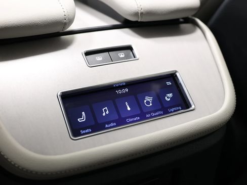 Used 2025 Lincoln Navigator Reserve AWD/4WD image 68