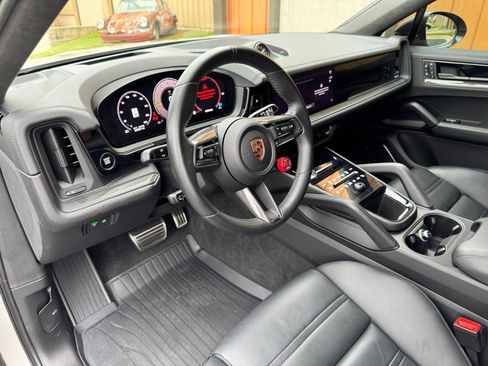 Used 2024 Porsche Cayenne Turbo GT AWD/4WD image 36
