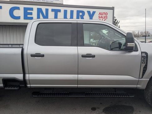 Used 2024 Ford F350 XLT image 12