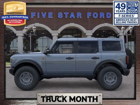 New 2025 Ford Bronco Badlands image 4