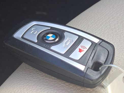 Used 2016 BMW 228i xDrive Convertible AWD/4WD image 32
