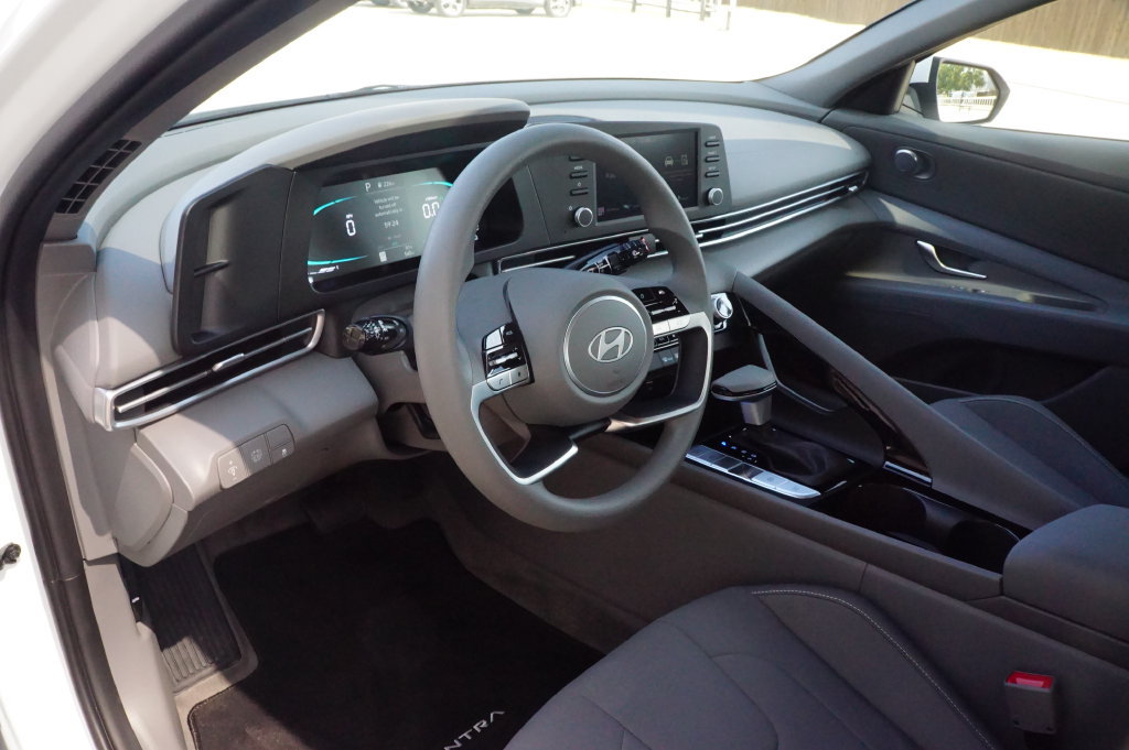 New 2026 Hyundai Elantra Hybrid FWD image 19