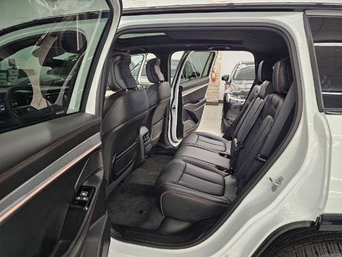 Used 2024 Jeep Wagoneer Launch Edition image 30