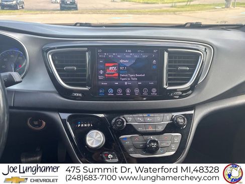 Used 2019 Chrysler Pacifica Touring-L w/ Advanced Safetytec Group FWD image 15