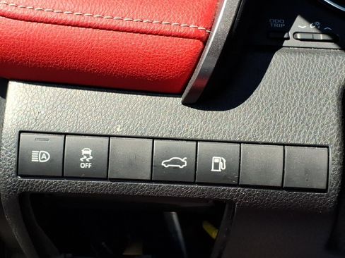 Used 2018 Toyota Camry XSE FWD image 14