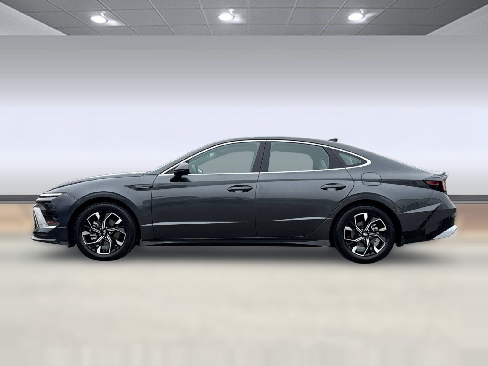 Used 2024 Hyundai Sonata SEL FWD image 2