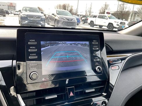 Used 2024 Toyota Camry SE image 19