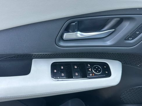 Used 2024 Nissan Ariya FWD image 10