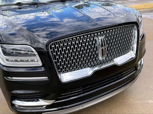 Used 2021 Lincoln Navigator Reserve w/ Luxury Package image 28