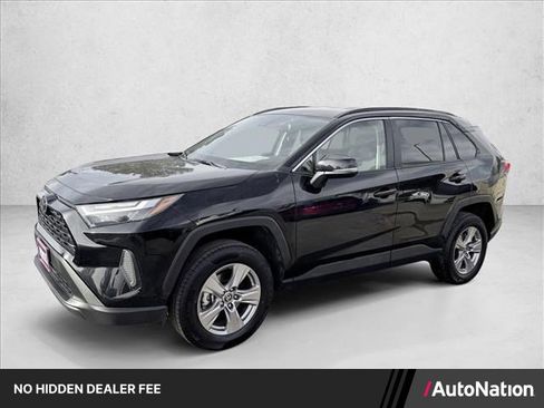 Used 2025 Toyota RAV4 XLE AWD/4WD image 1