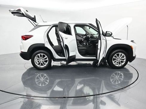 Used 2024 Chevrolet TrailBlazer LS w/ LS Convenience Package AWD/4WD image 38