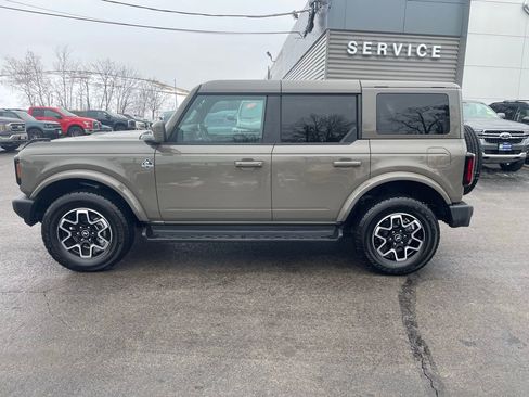 Used 2025 Ford Bronco Outer Banks image 2