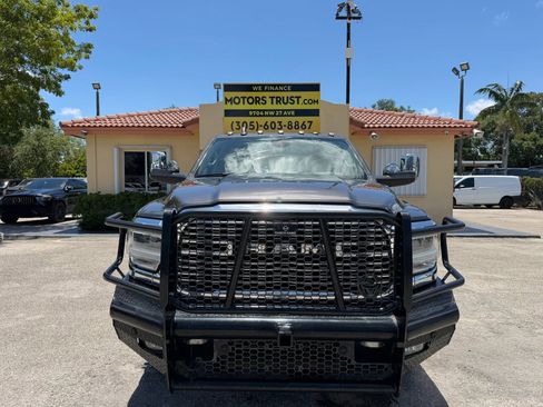 Used 2022 RAM 3500 4x4 Crew Cab Laramie DRW image 10