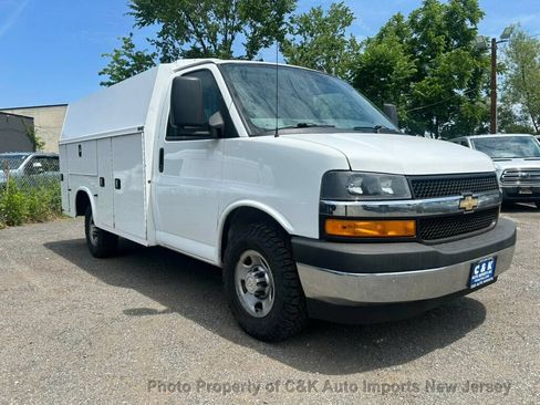Used 2020 Chevrolet Express 3500 w/ Power Convenience Package RWD image 5