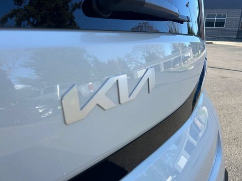 Used 2025 Kia Soul LX FWD image 32