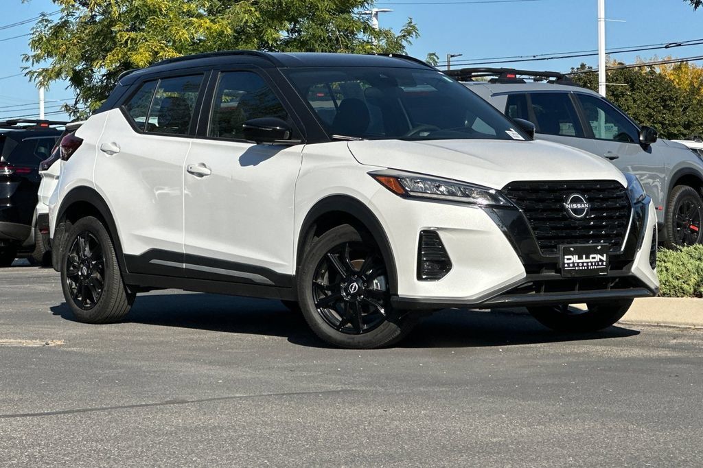 Used 2024 Nissan Kicks SR FWD image 2