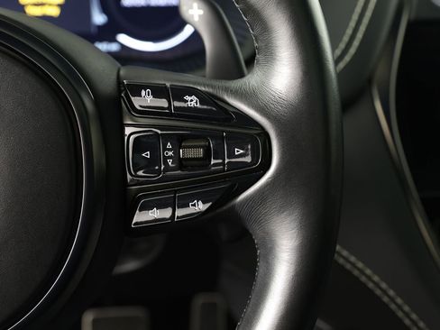 Used 2021 Aston Martin DBX image 15