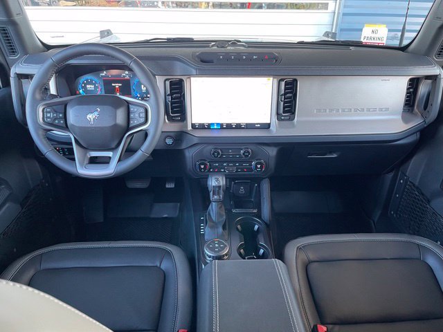 New 2026 Ford Bronco Outer Banks w/ Sasquatch Package AWD/4WD image 7