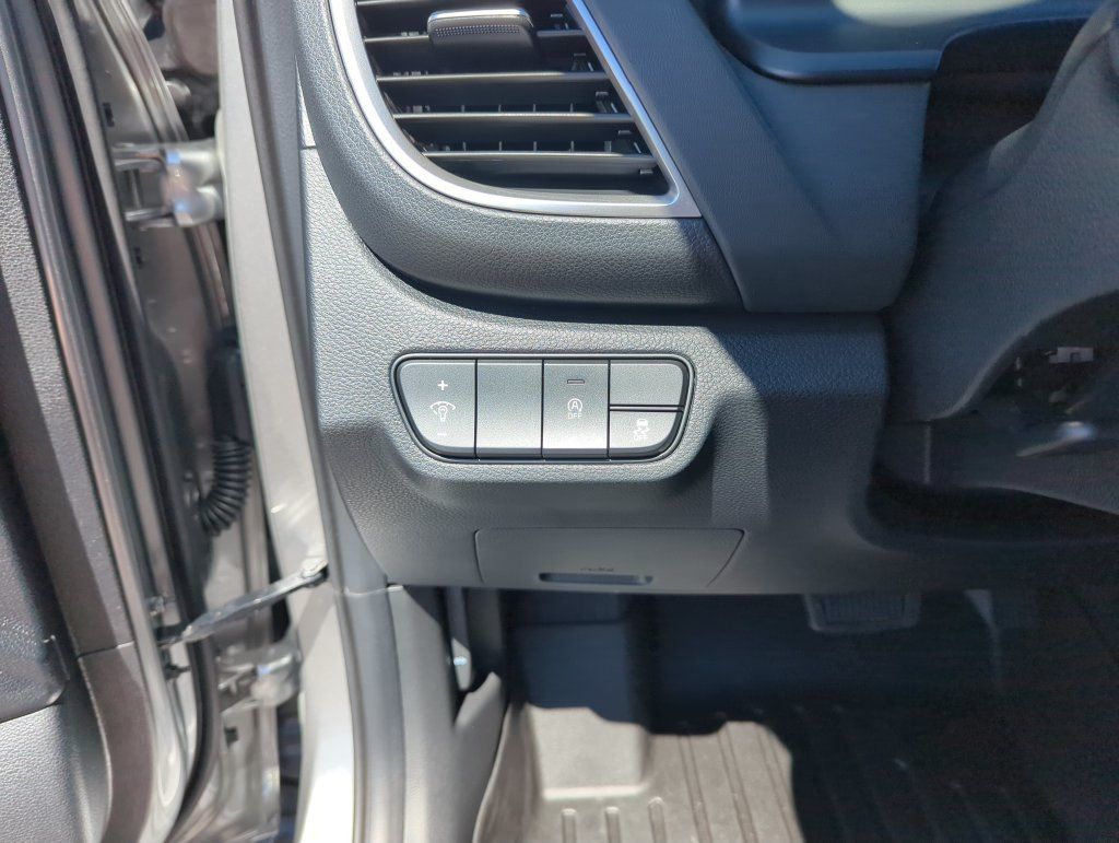 Used 2026 Kia Seltos EX FWD image 20