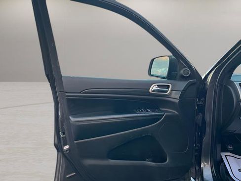 Used 2020 Jeep Grand Cherokee Altitude image 9