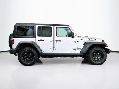 Used 2023 Jeep Wrangler Unlimited w/ Cold Weather Group image 10