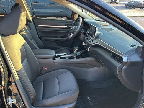 Used 2023 Nissan Altima 2.5 SV image 10