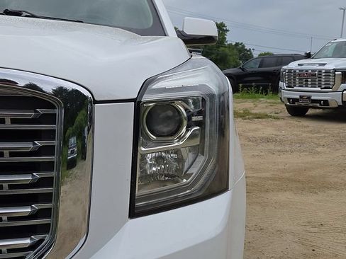 Used 2019 GMC Yukon Denali w/ Open Road Package AWD/4WD image 32