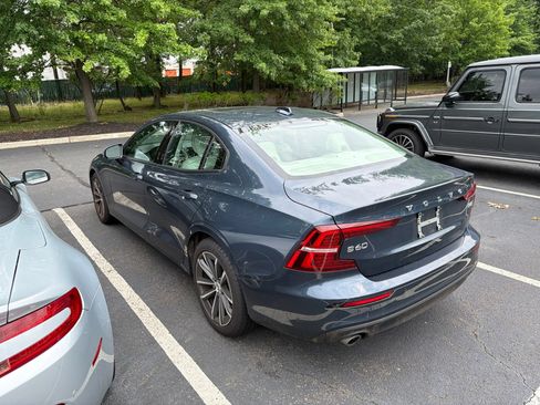 Used 2021 Volvo S60 T6 Momentum w/ Protection Package AWD/4WD image 3