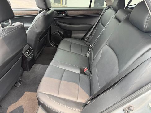 Used 2016 Subaru Outback 2.5i Limited AWD/4WD image 13