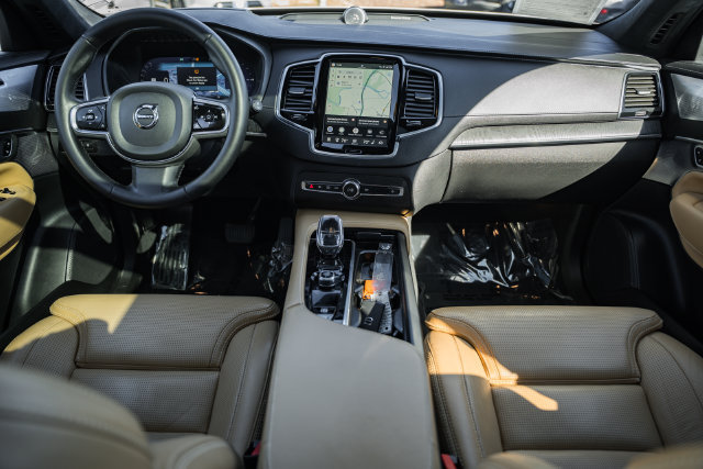 Certified 2024 Volvo XC90 T8 Ultimate w/ Lounge Package AWD/4WD image 18