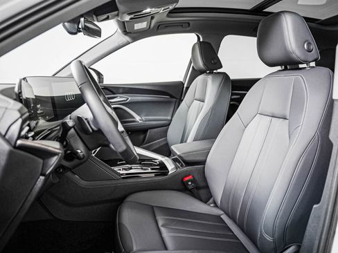 Certified 2025 Audi Q5 Premium w/ Convenience Package AWD/4WD image 8