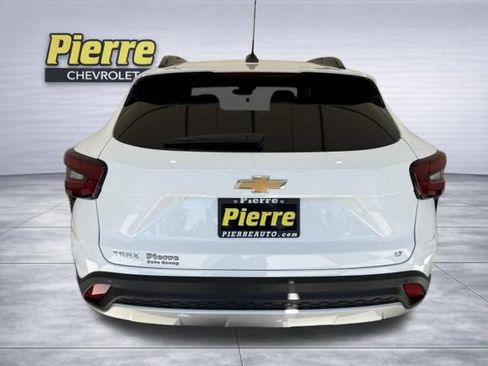 New 2026 Chevrolet Trax LT w/ Driver Confidence Package FWD image 3