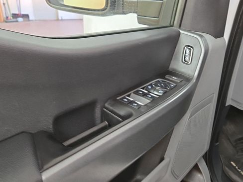 Used 2023 Ford F250 XLT w/ Snow Plow Prep Package image 12