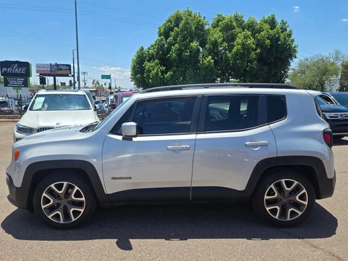 Used 2015 Jeep Renegade Latitude w/ Popular Equipment Group FWD image 3