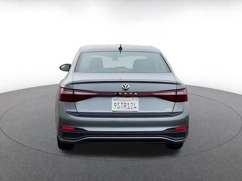 Used 2025 Volkswagen Jetta SE image 12