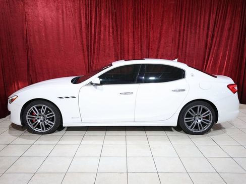 Used 2018 Maserati Ghibli GranLusso RWD image 4