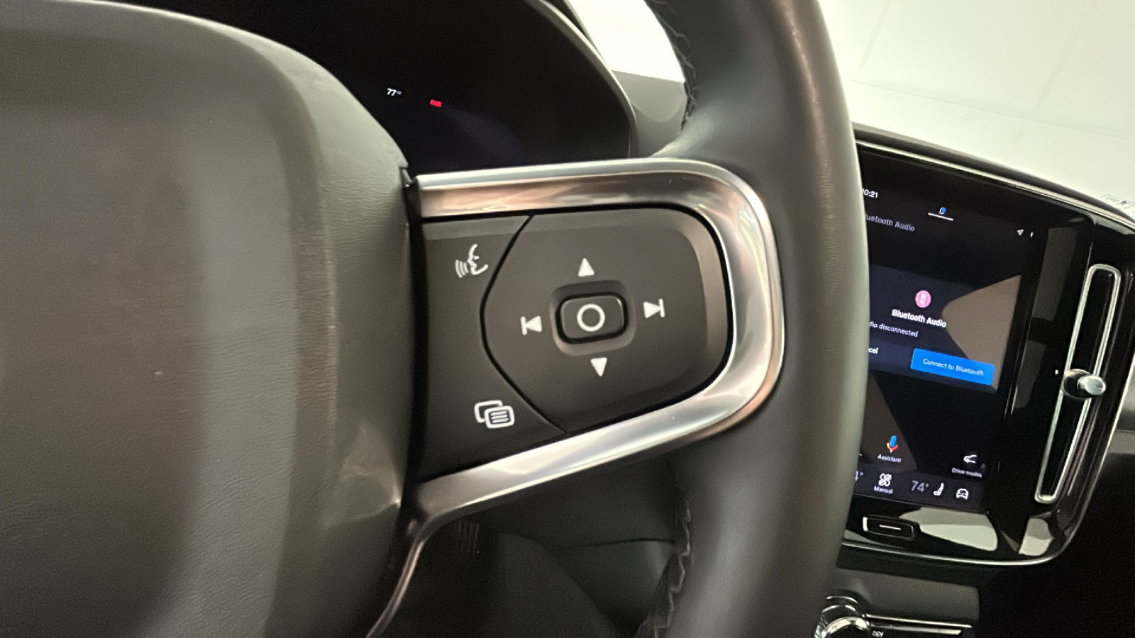 Used 2023 Volvo XC40 Recharge Plus AWD/4WD image 19