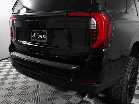 Used 2025 GMC Yukon Elevation w/ LPO, Yukon Black Package image 41