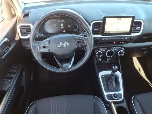 Used 2023 Hyundai Venue Limited image 16