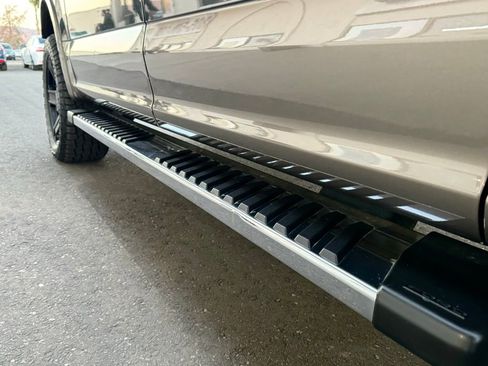 Used 2018 Ford F150 Lariat w/ Equipment Group 502A Luxury image 9