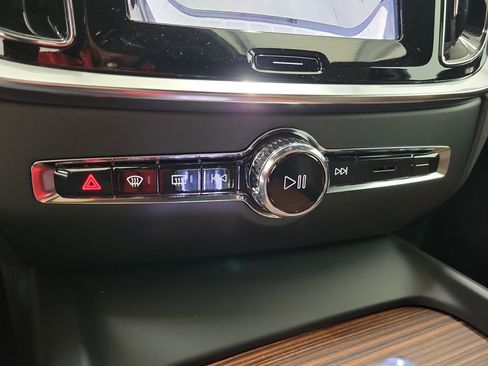 New 2026 Volvo V60 B5 Cross Country Ultra w/ Protection Package Premier image 30