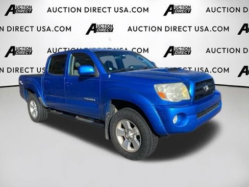 Used 2005 Toyota Tacoma PreRunner image 19
